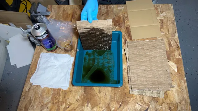 将纸箱缓冲材再利用为油吸附垫